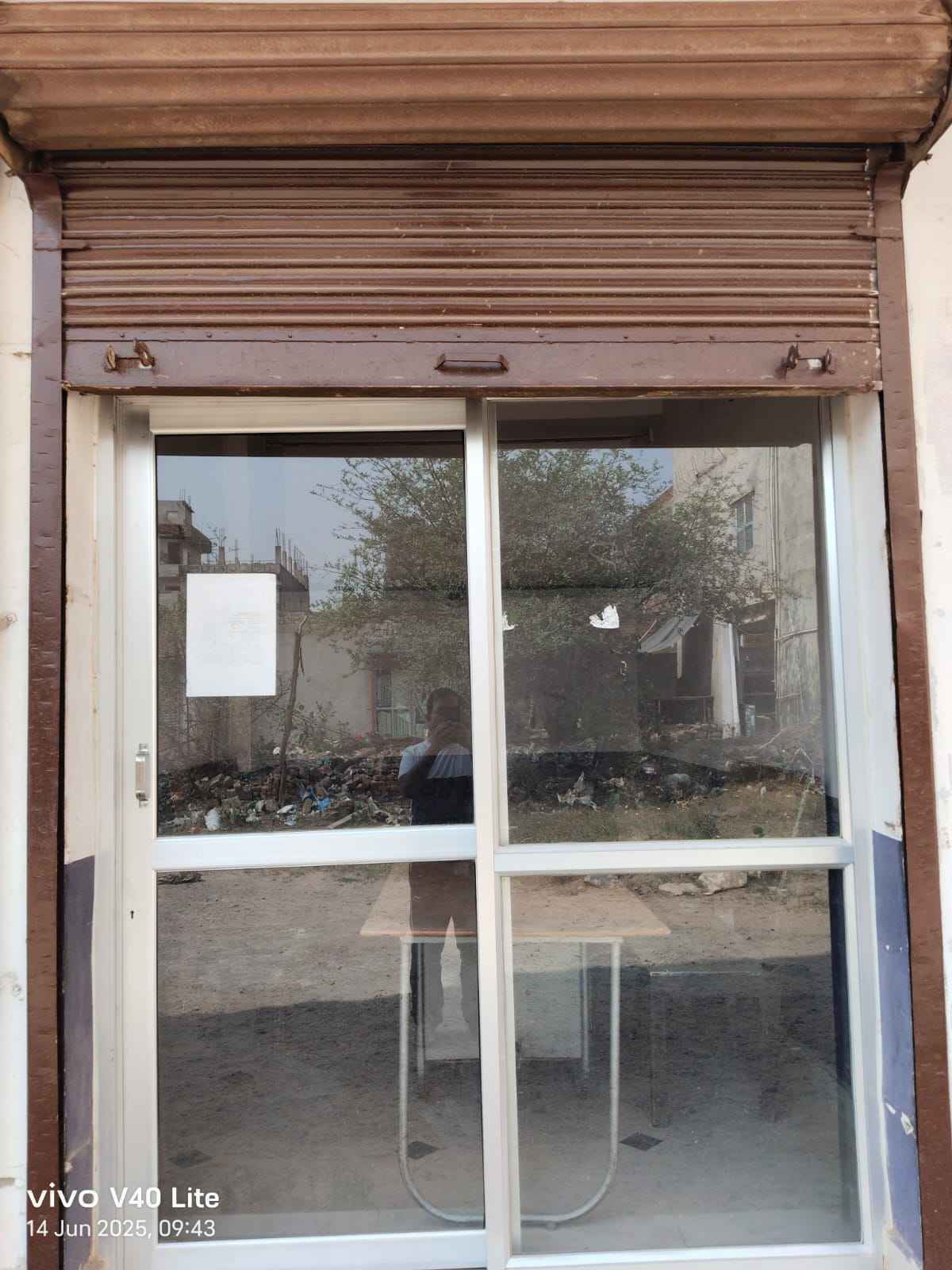 Shop/Showroom for rent
