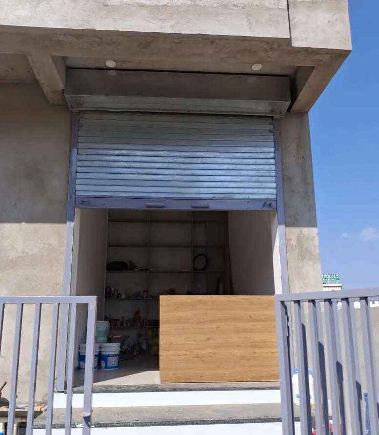 Shop/Showroom for rent