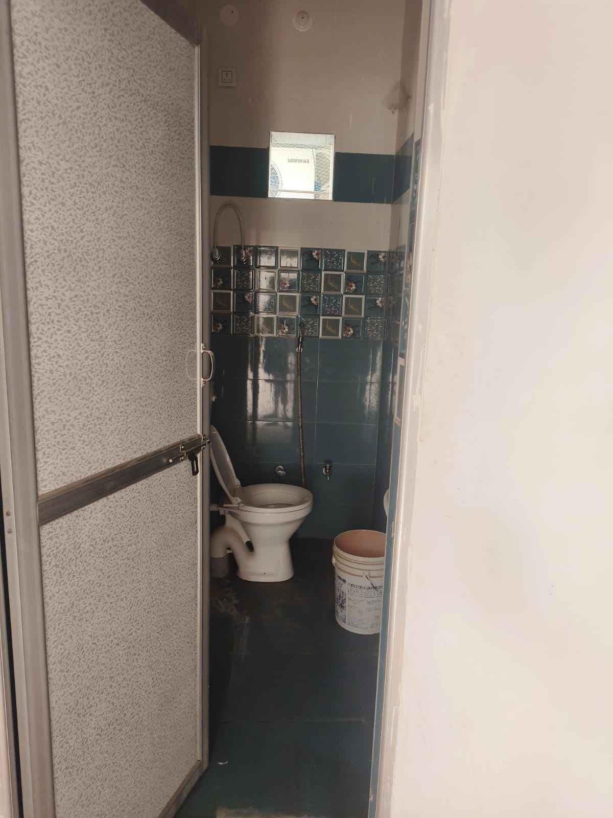 Single Room/Studio House/Villa for rent to Girl, Family