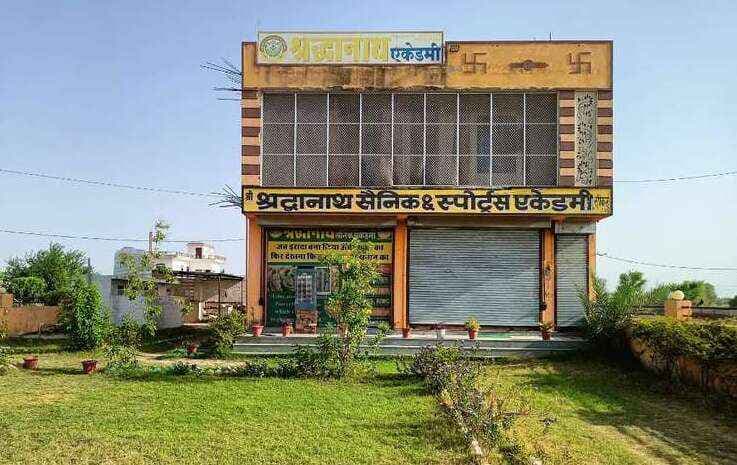 Shop/Showroom for rent