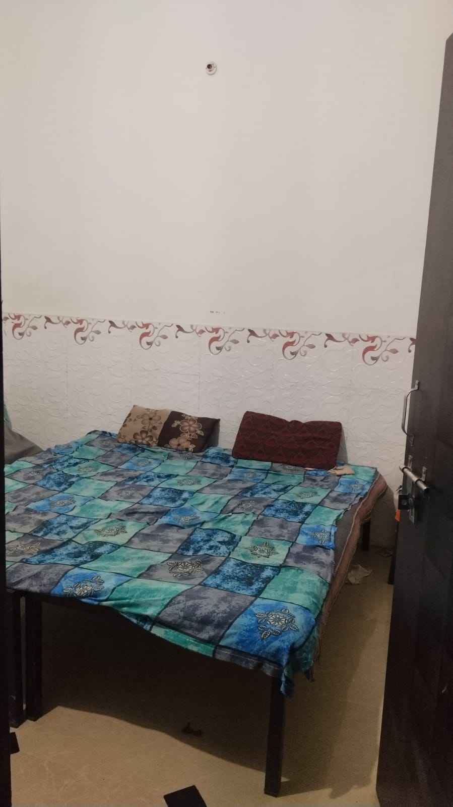 Single Room/Studio House/Villa for rent to Boy, Girl