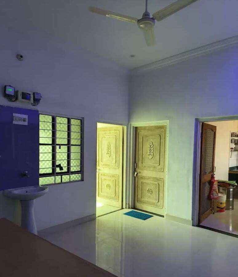 Single Room/Studio House/Villa for rent to Girl