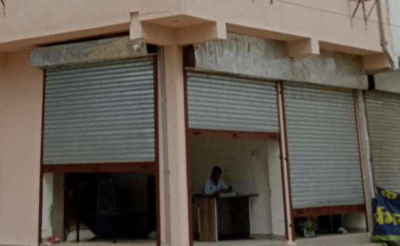 Shop/Showroom for rent