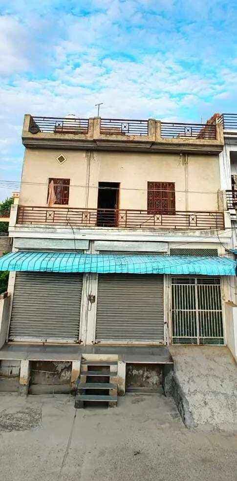 Shop/Showroom for rent