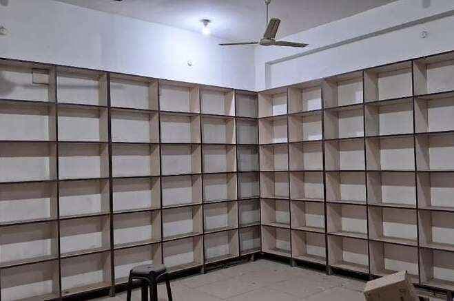 Shop/Showroom for rent