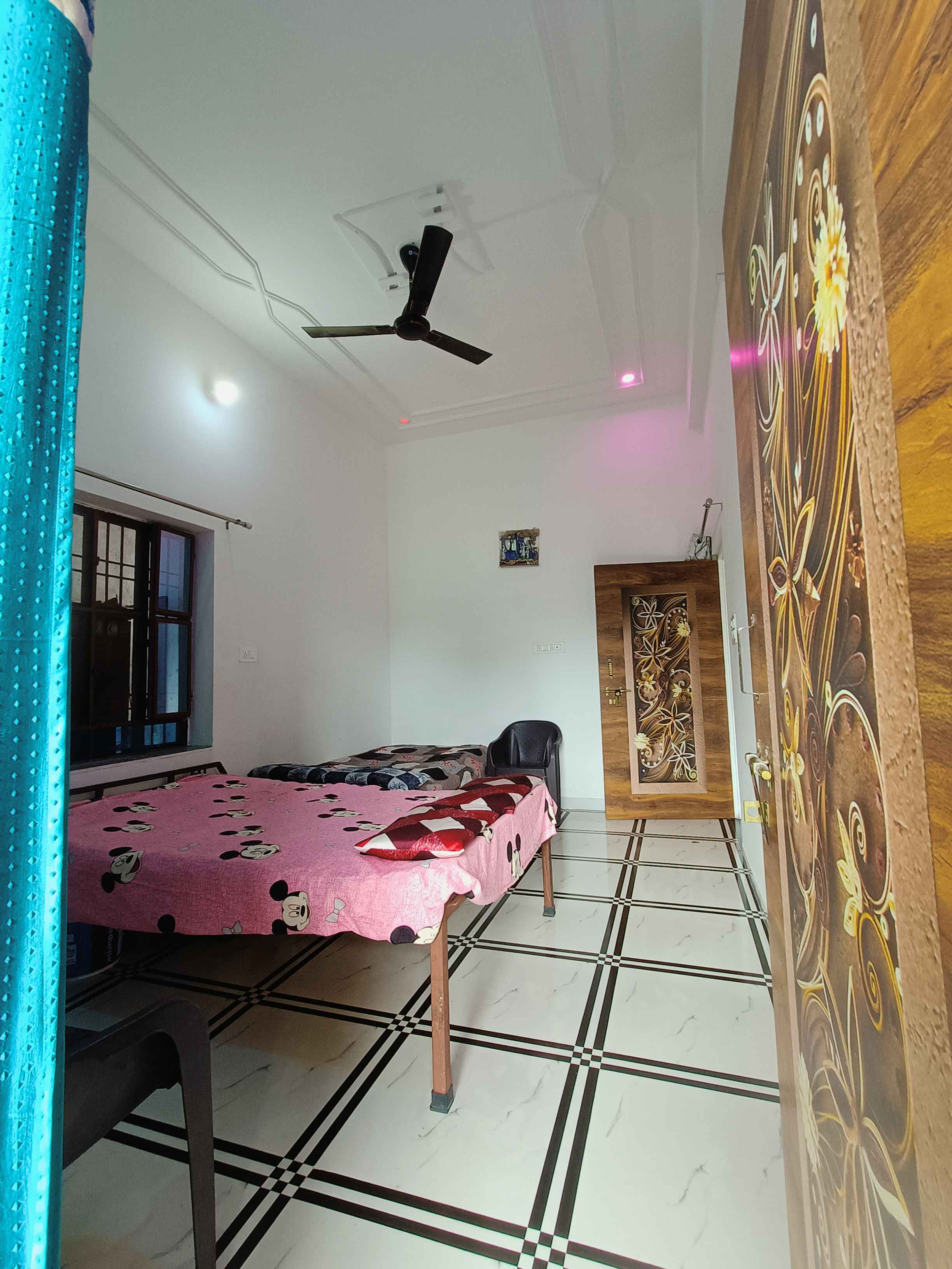 2 Rooms House/Villa for rent to Girls