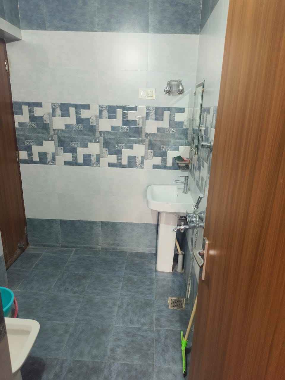 Single Room/Studio House/Villa for rent to Girls, Employee