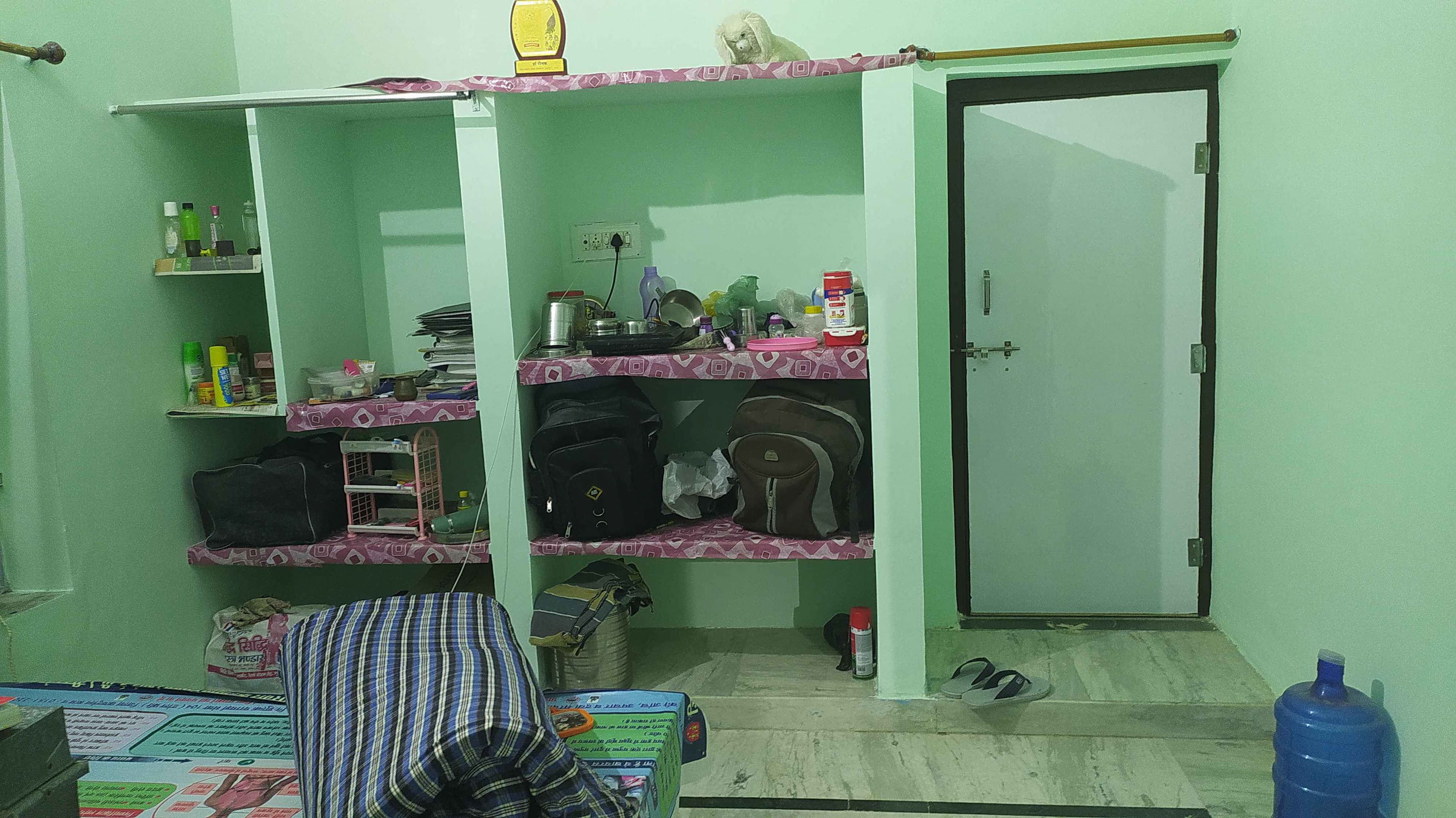 Single Room/Studio House/Villa for rent to Girls, Boys