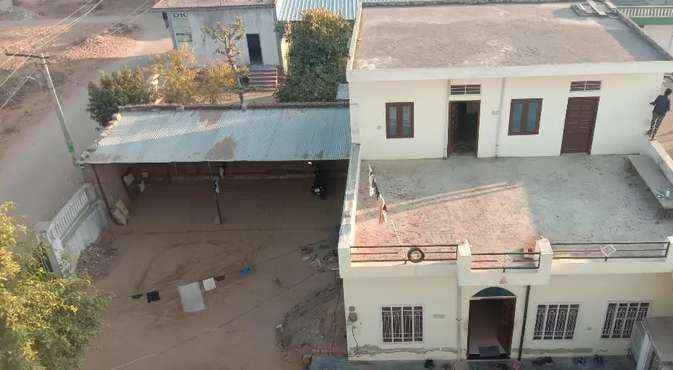 Single Room/Studio House/Villa for rent to Boys