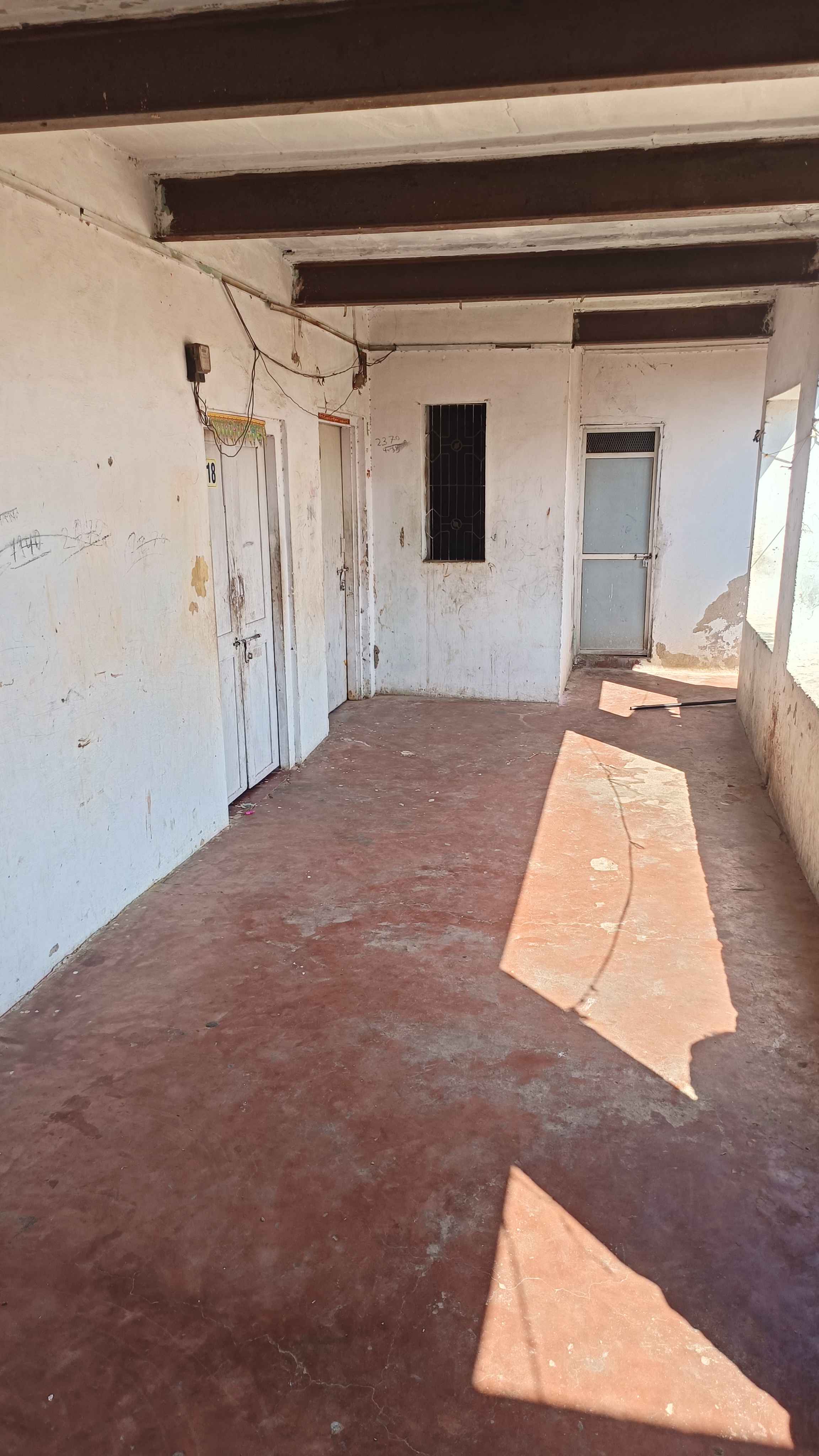 1 RK House/Villa for rent to Boys