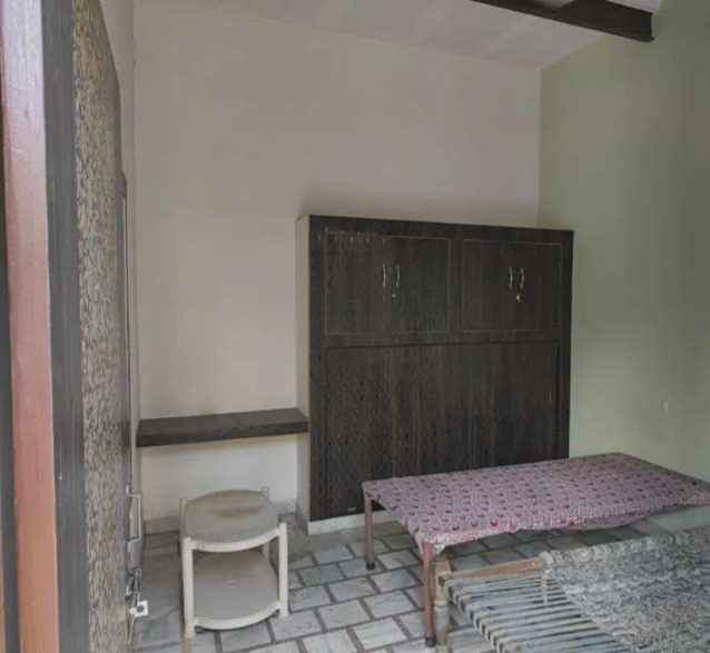 1 RK House/Villa for rent to Employee