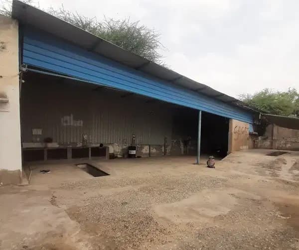 Shop/Showroom for rent