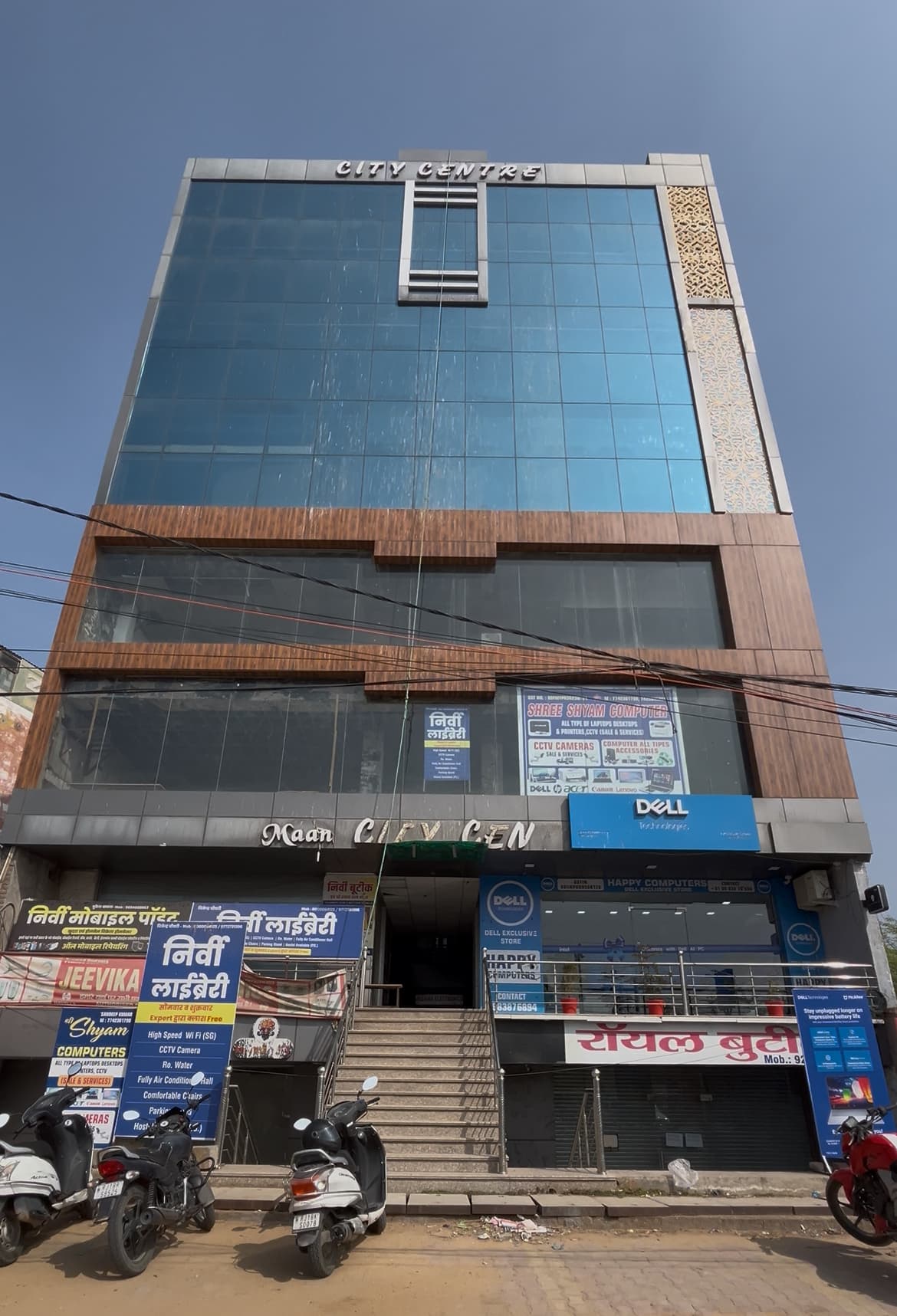 Shop/Showroom for sale