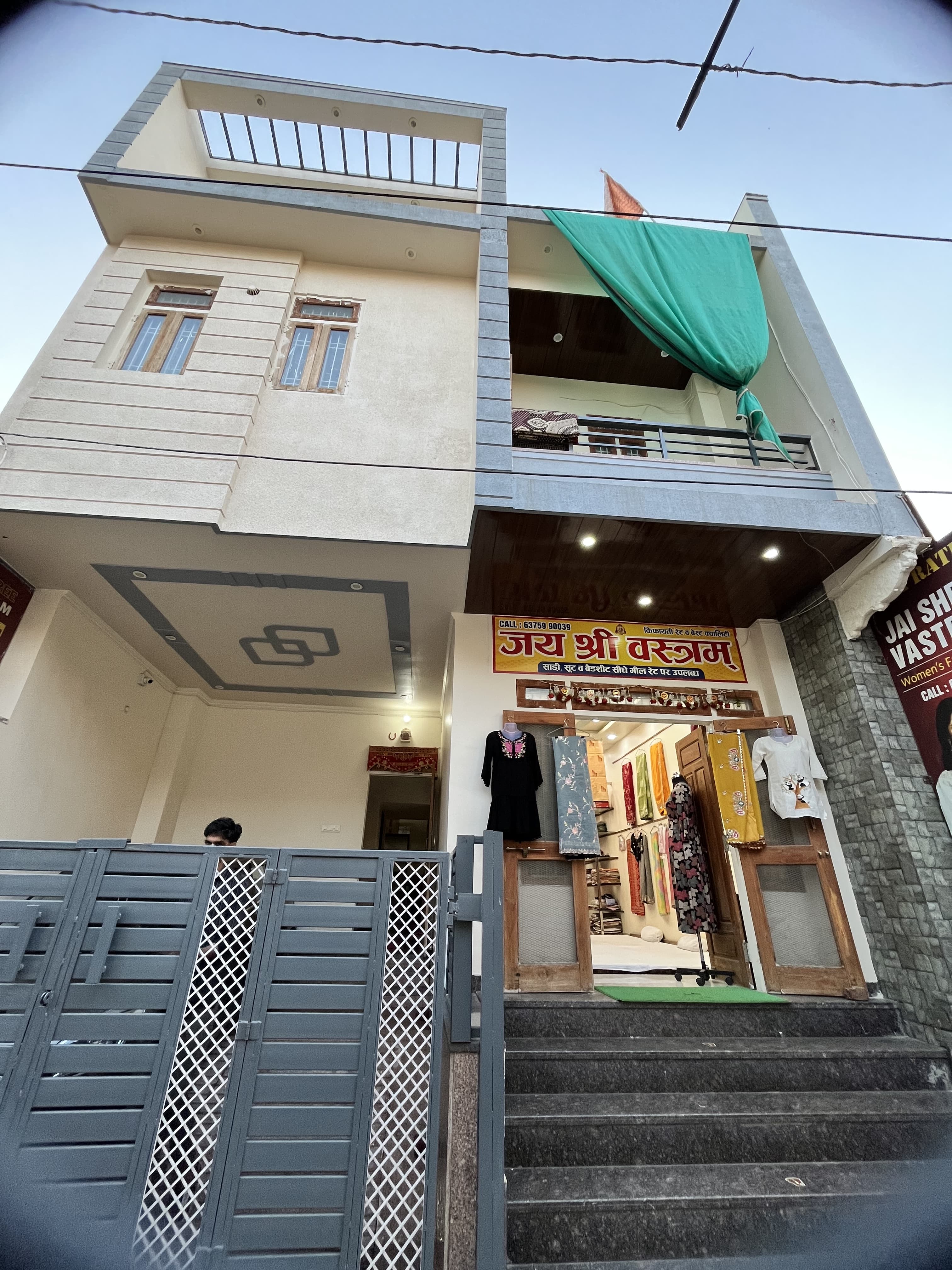 4+ BHK Entire Home for sale