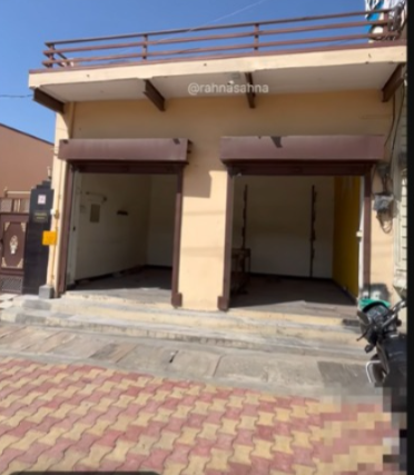 Shop/Showroom for rent