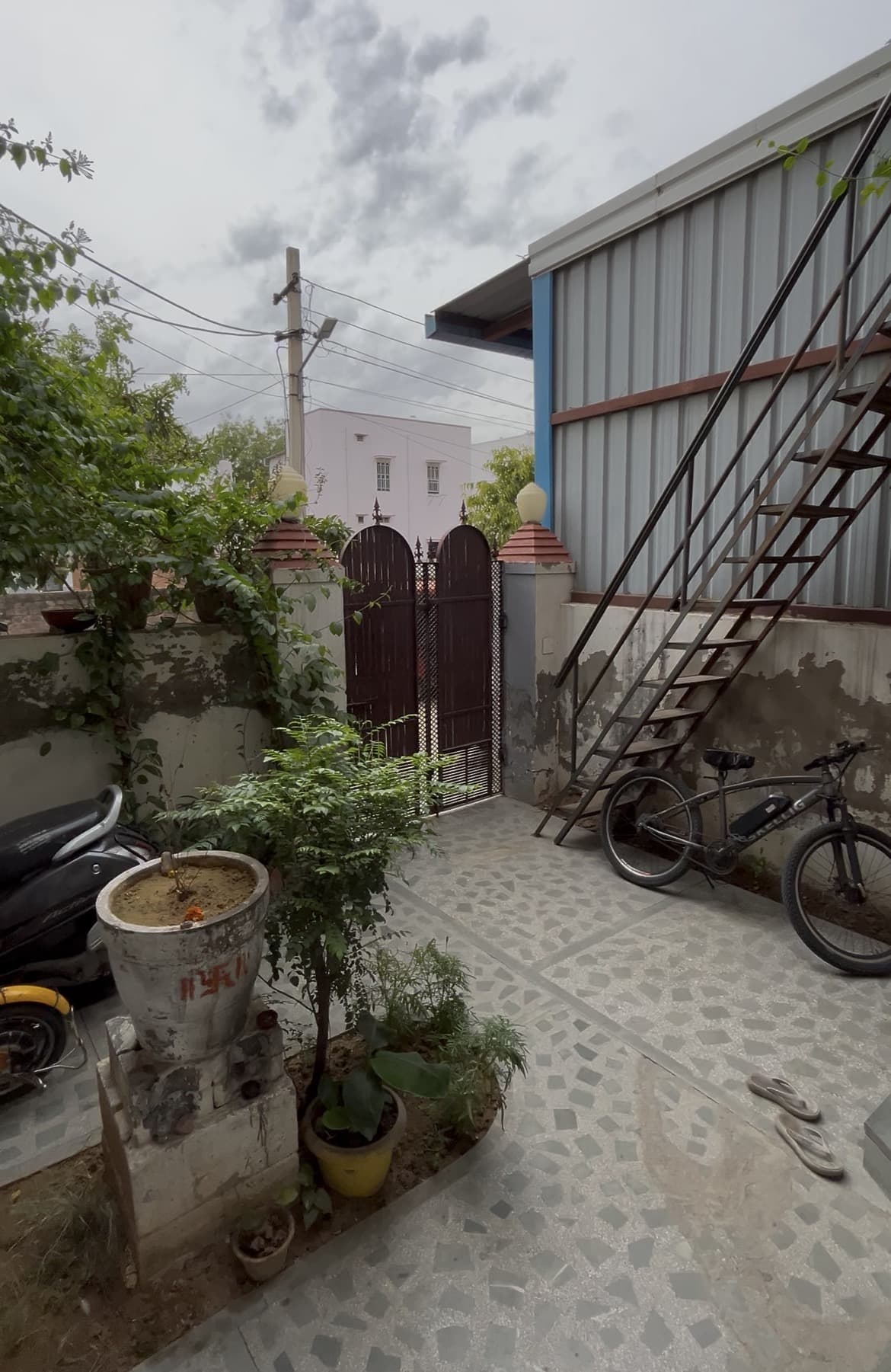 2 BHK House/Villa for rent to Family, Employee, Sibling, Girls