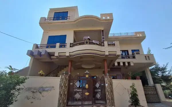 2 BHK Apartment for rent to Girls, Family, Employee, Sibling