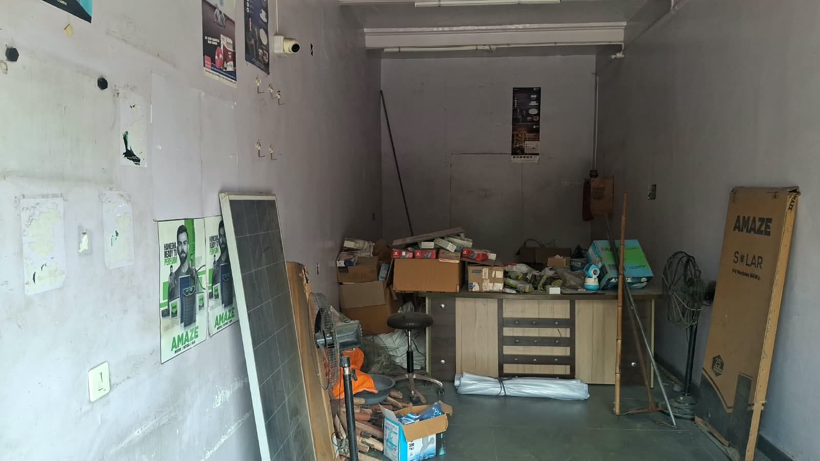 Shop/Showroom for rent