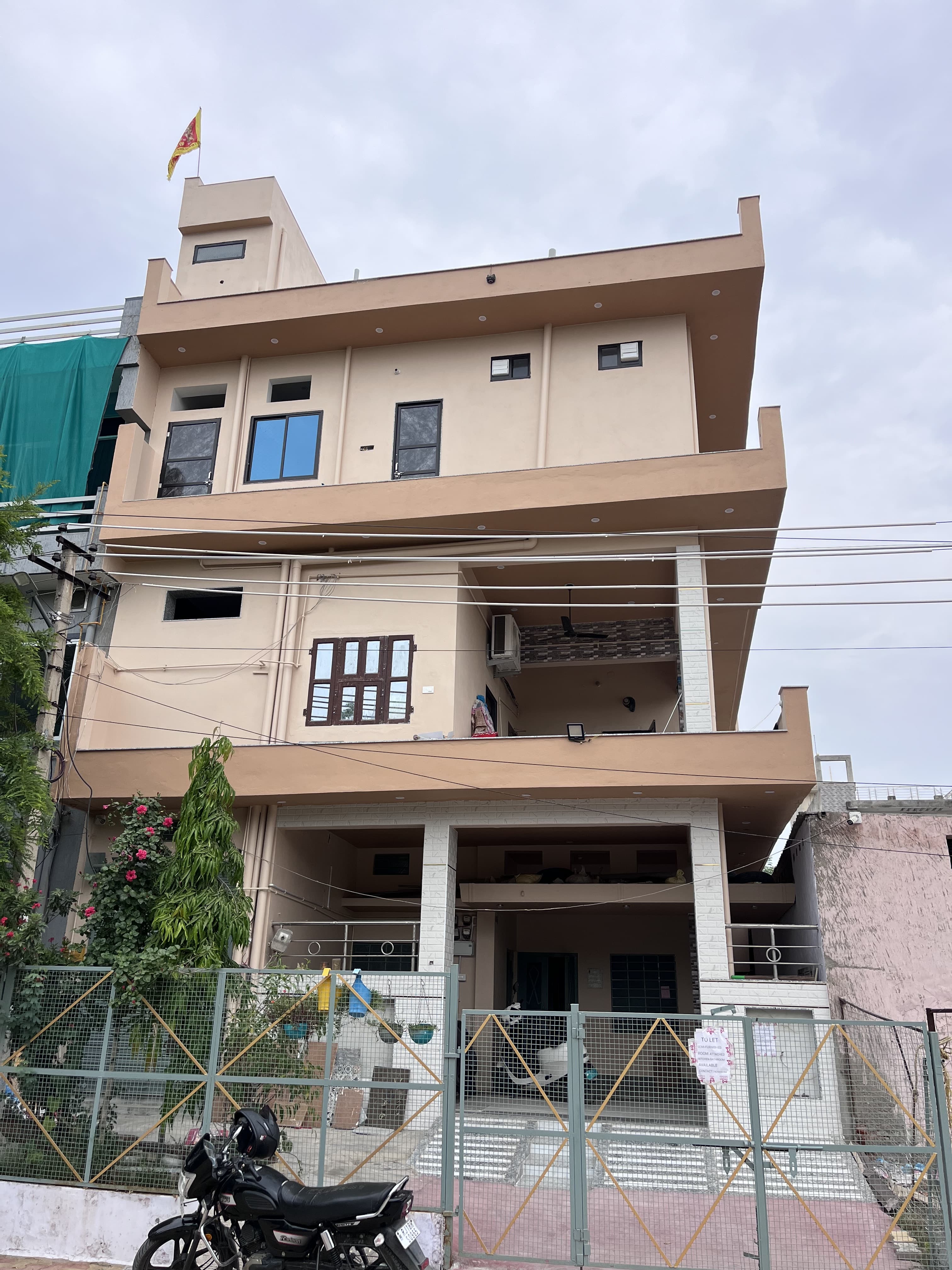 1 RK House/Villa for rent to Girls, Family
