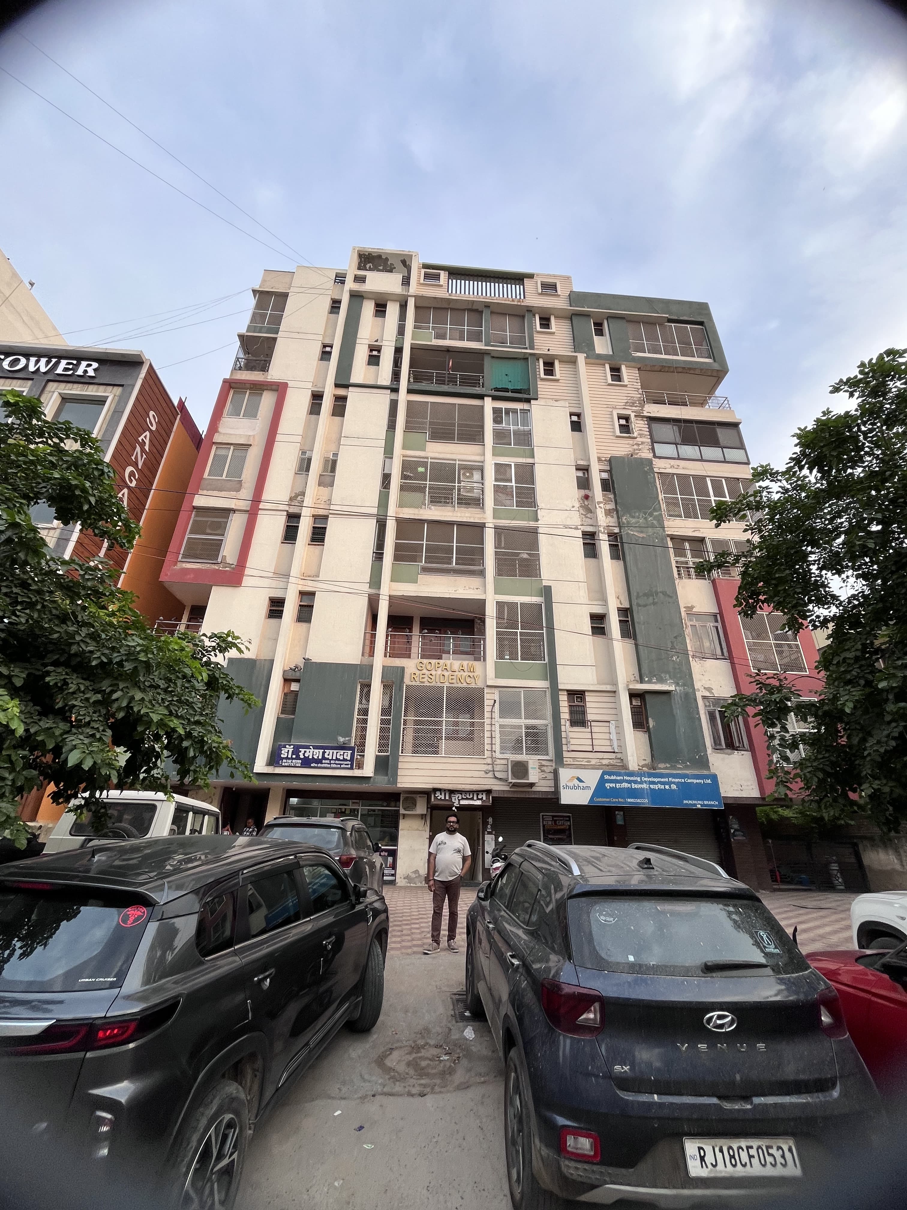 3 BHK Apartment for rent to Family, Girls, Students, Couple, Sibling, Employee