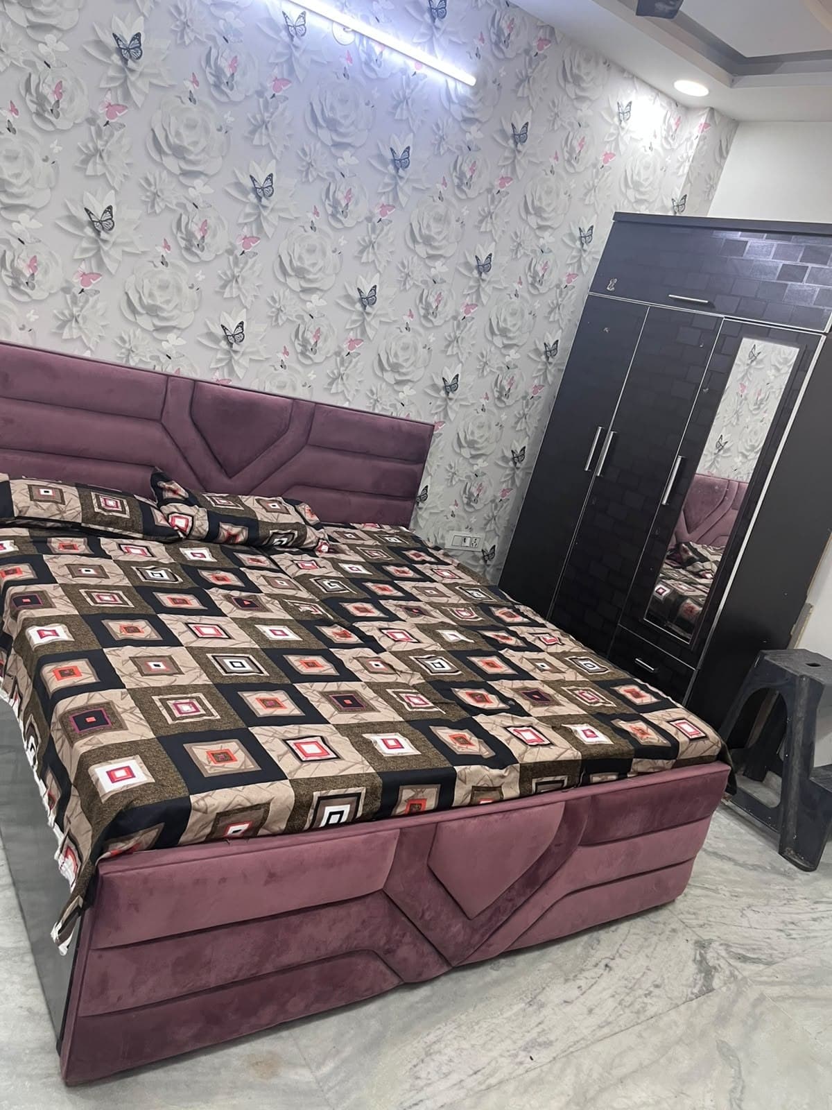 2 BHK in Apartment for Rent for Girls