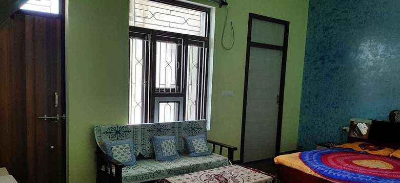 Single Room/Studio House/Villa for rent to Family, Girl