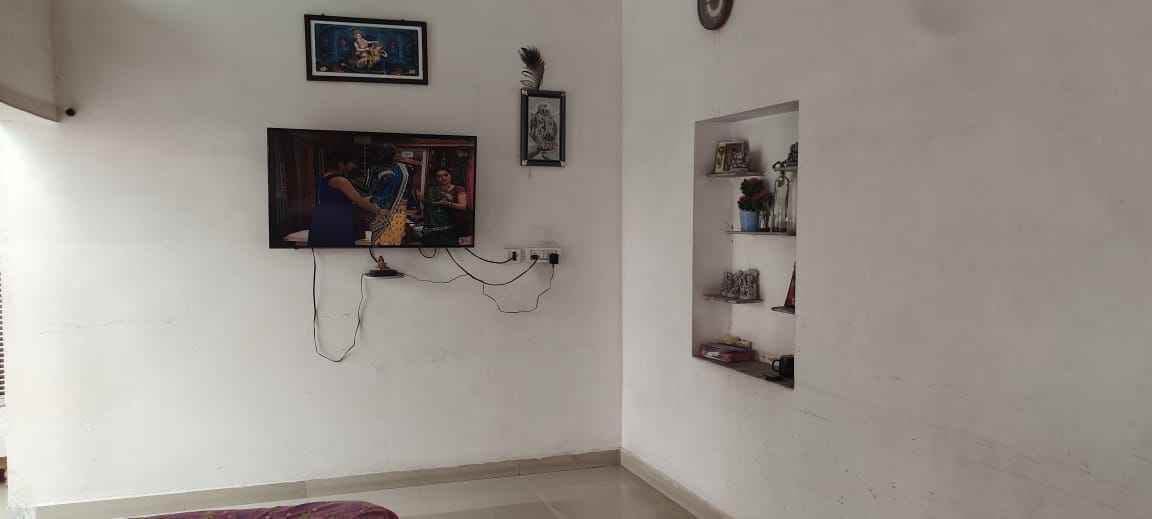 Single Room/Studio House/Villa for rent to Girl, Student