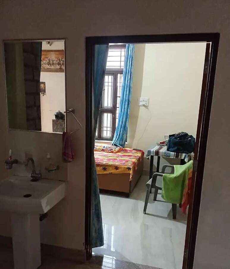 Single Room/Studio House/Villa for rent to Boy, Girl, Family, Student, Employee, Sibling