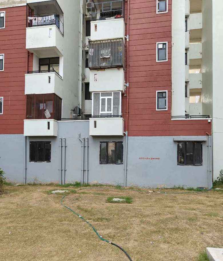 3 BHK Apartment for rent to Girls, Family