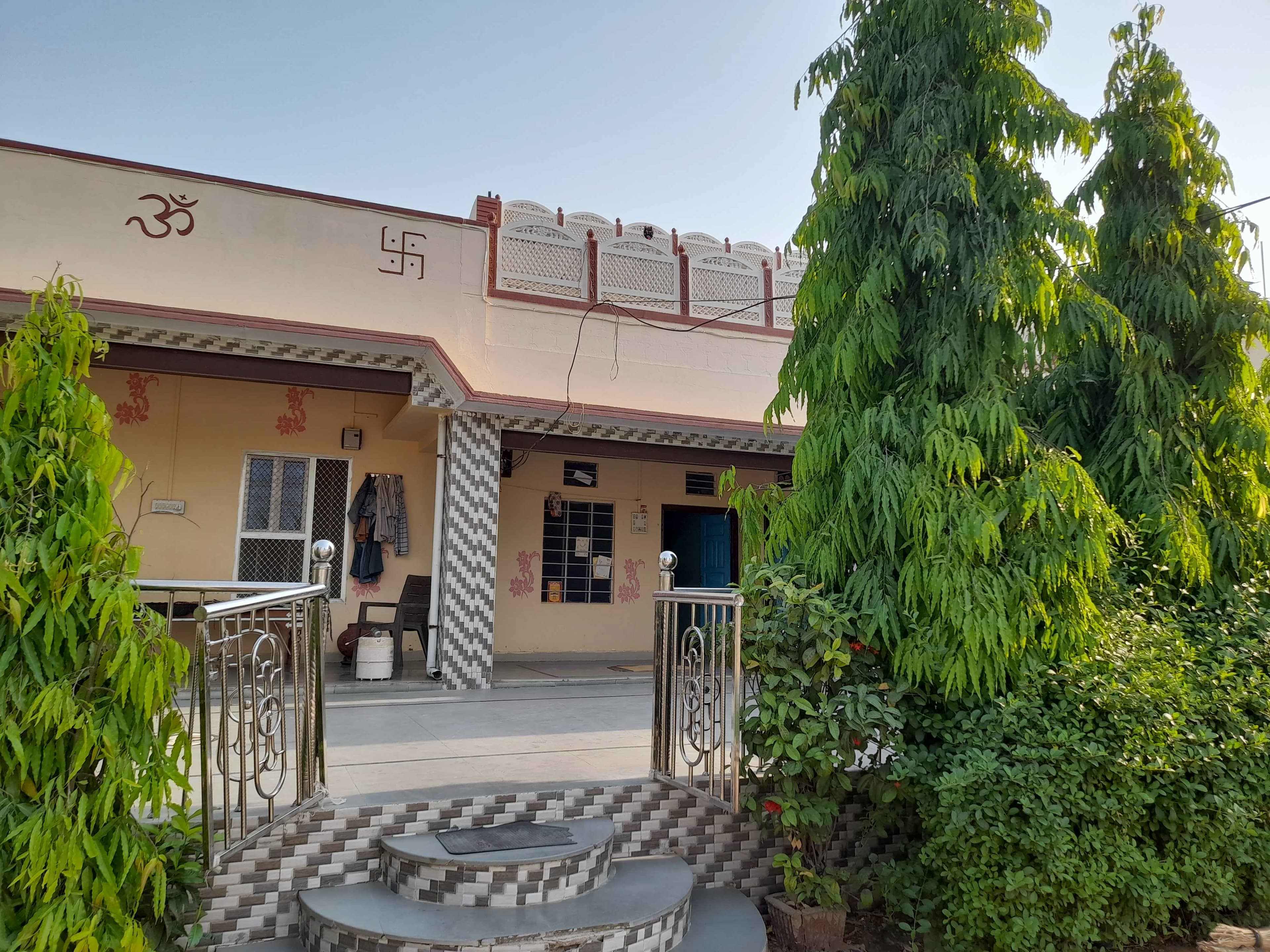 3 RK House/Villa for rent to Family